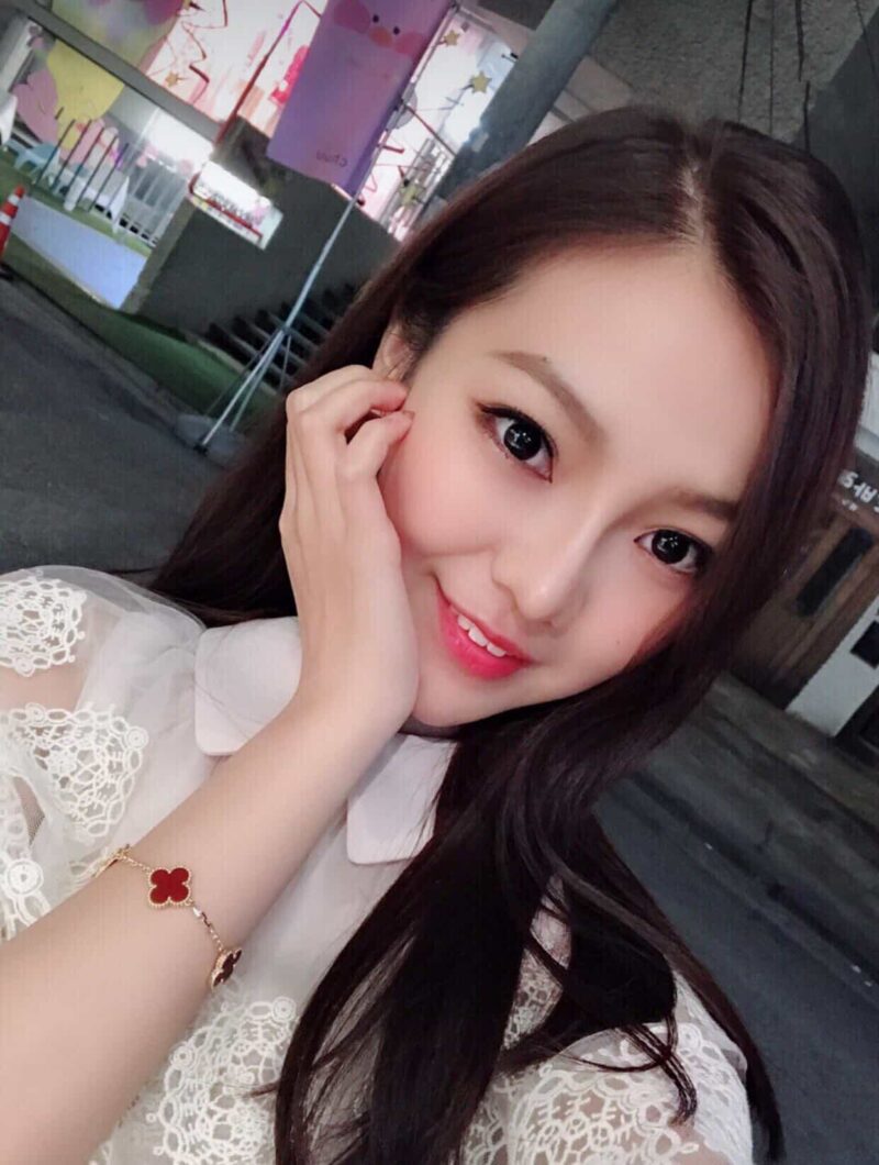 Van Cleef &Arpels 梵克雅宝经典四叶草五花手链 - Image 2