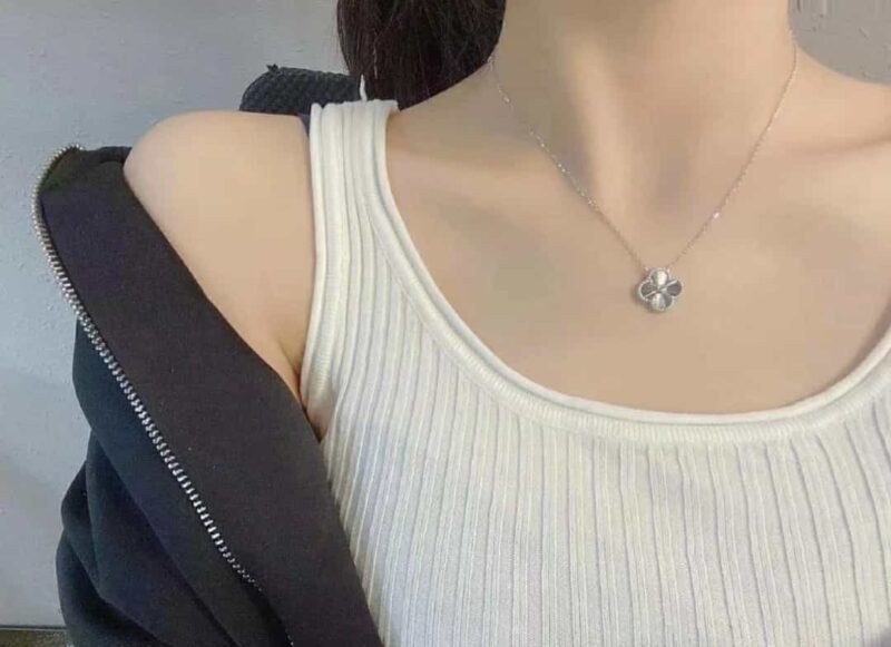 Van Cleef &Arpels 梵克雅宝圣诞限量四叶草项链 - Image 6