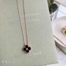Van Cleef &Arpels 梵克雅宝四叶草项链