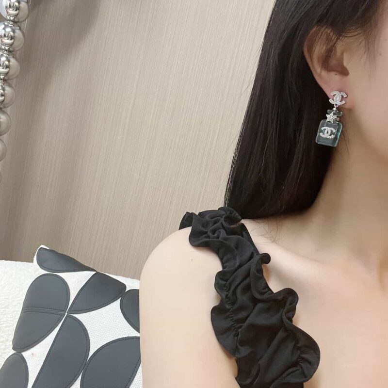 ☑️ 香奈儿c2双c蓝色香水瓶耳环耳钉 - Image 5