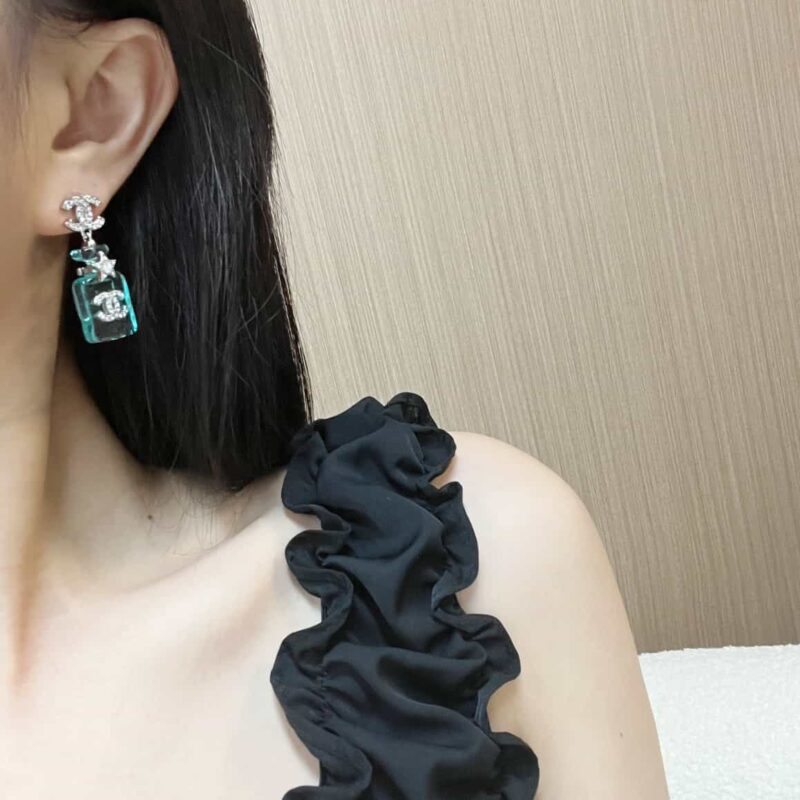 ☑️ 香奈儿c2双c蓝色香水瓶耳环耳钉 - Image 7