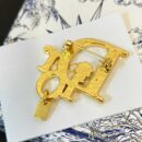 ☑️DIOR迪奥字母小花胸针
