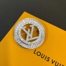 Louis Vuitton 路易威登中古款满钻LV字母胸针