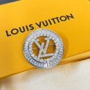 Louis Vuitton 路易威登中古款满钻LV字母胸针