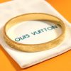 Louis Vuitton 路易威登中古款金色老花纹手镯手环