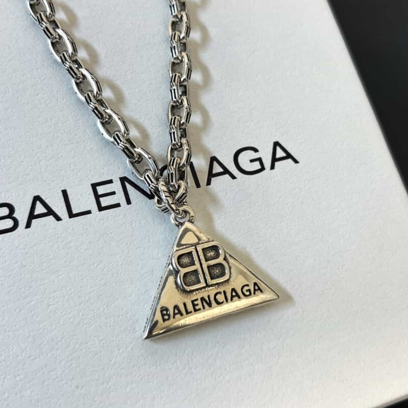 巴黎世家BALENCIAGA三角形字母项链 - Image 8