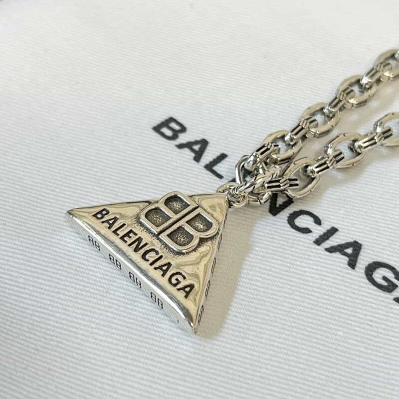 巴黎世家BALENCIAGA三角形字母项链 - Image 9