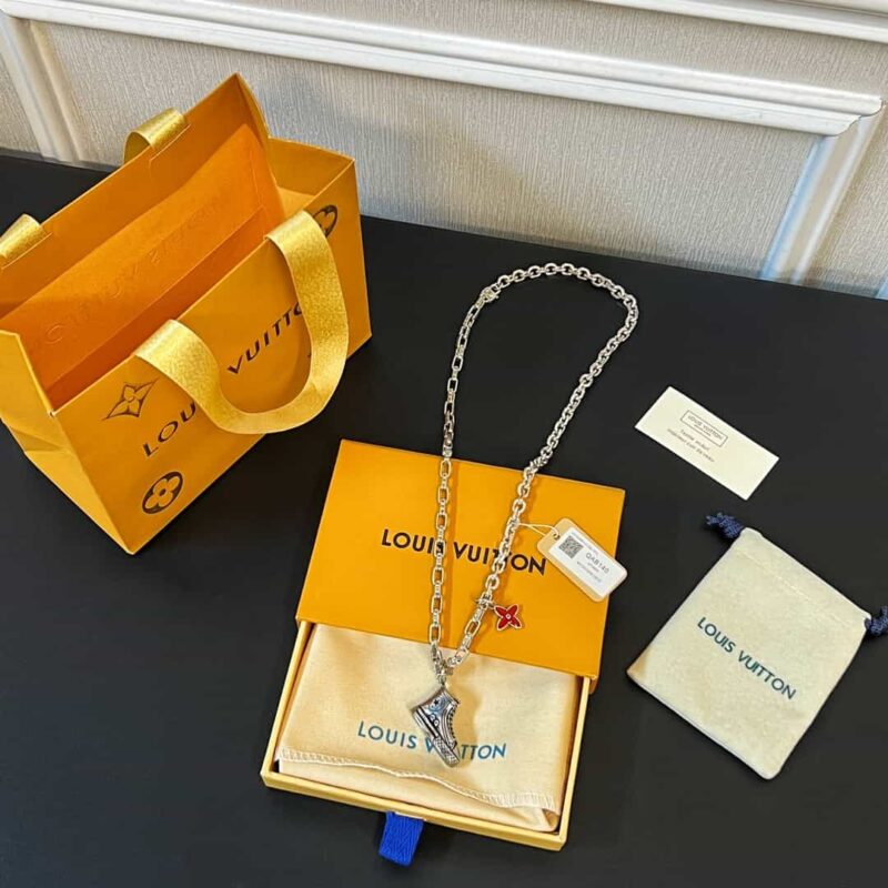 Louis Vuitton 路易威登绿色中古系列匡威鞋子项链 - Image 3
