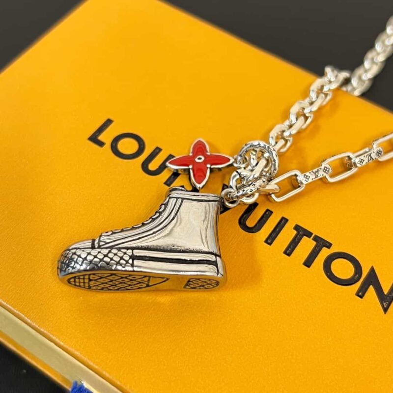 Louis Vuitton 路易威登绿色中古系列匡威鞋子项链 - Image 8