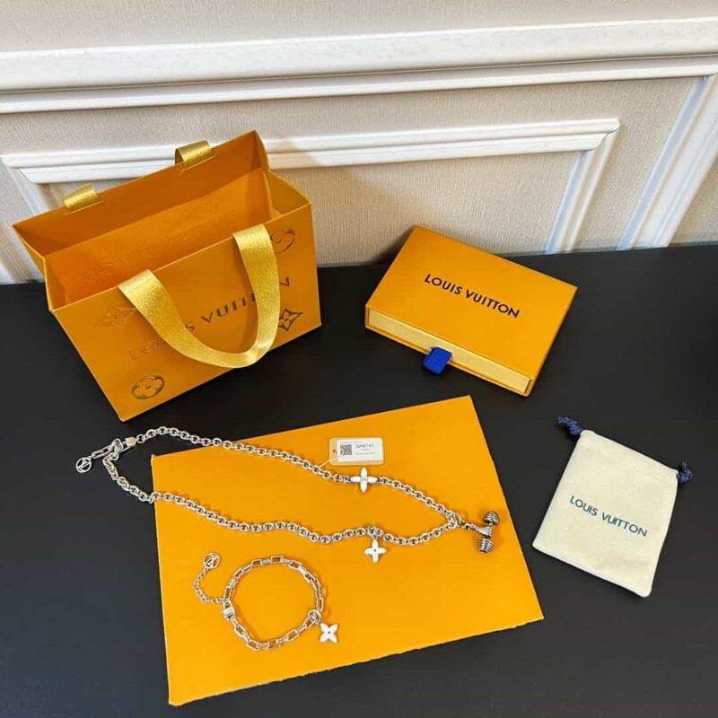 Louis Vuitton 路易威登绿色中古系列哑铃四叶草项链 手链 - Image 5