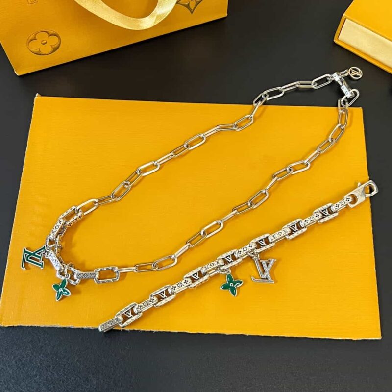 Louis Vuitton 路易威登绿色中古系列哑铃四叶草项链 手链 - Image 13