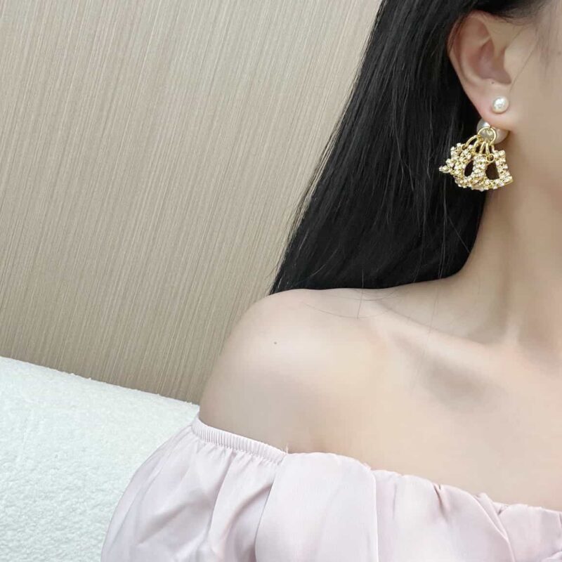 ☑️DIOR迪奥大小珍珠镂空满钻耳钉耳环 - Image 5