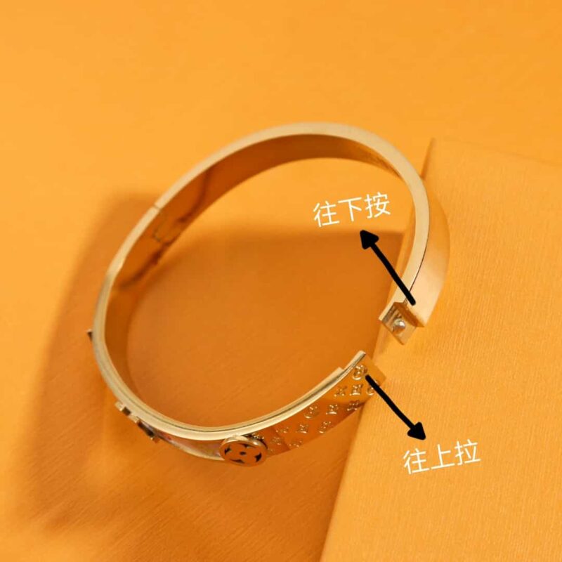 Louis Vuitton 路易威登中古款金色白贝手镯手环 - Image 9