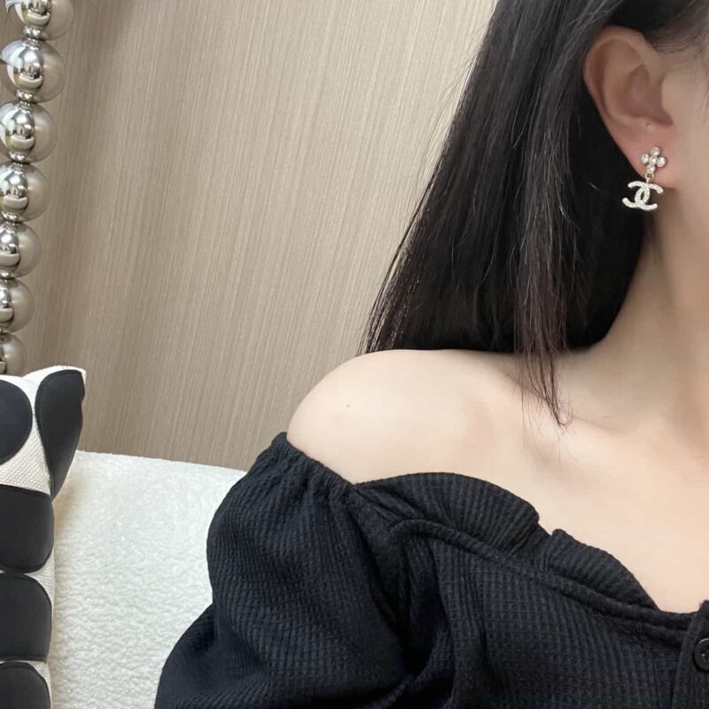 ☑️ 香奈儿c2双c金色花朵耳钉耳环 - Image 5