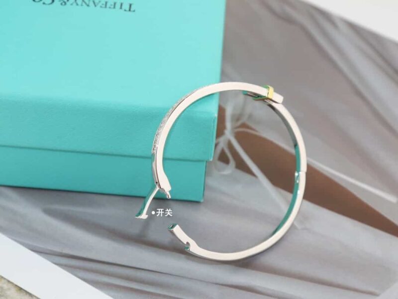 ☑️TIFFANY&Co.蒂芙尼Edge系列分色手镯 - Image 9