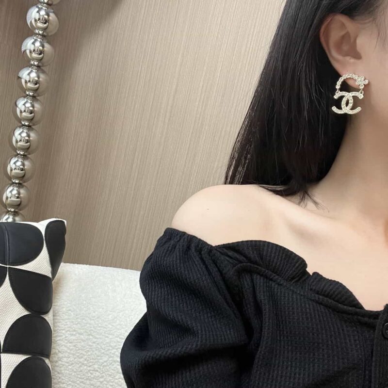 ☑️ 香奈儿c2双c金色花朵耳钉耳环 - Image 5