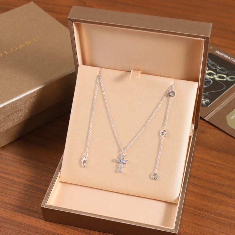 BVLGARI宝格丽CROCE PENDANTS 十字项链 - Image 6