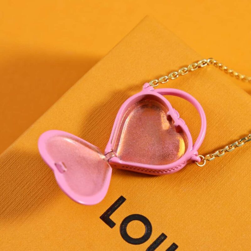 Louis Vuitton 路易威登IV 粉色桃心爱心❤️项链 - Image 8