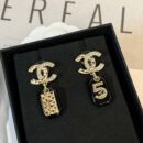 ☑️CHANEL香奈儿不对称双c条形亚克力5字耳钉耳环