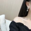 ☑️CHANEL香奈儿不对称双c条形亚克力5字耳钉耳环
