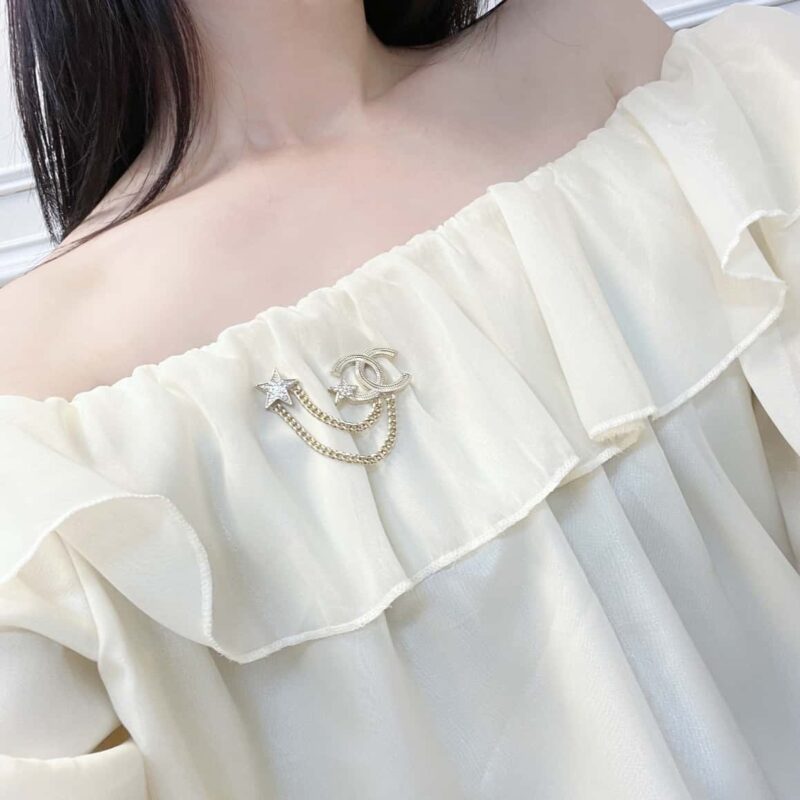 ☑️ 香奈儿双c星星流苏链条胸针 - Image 7