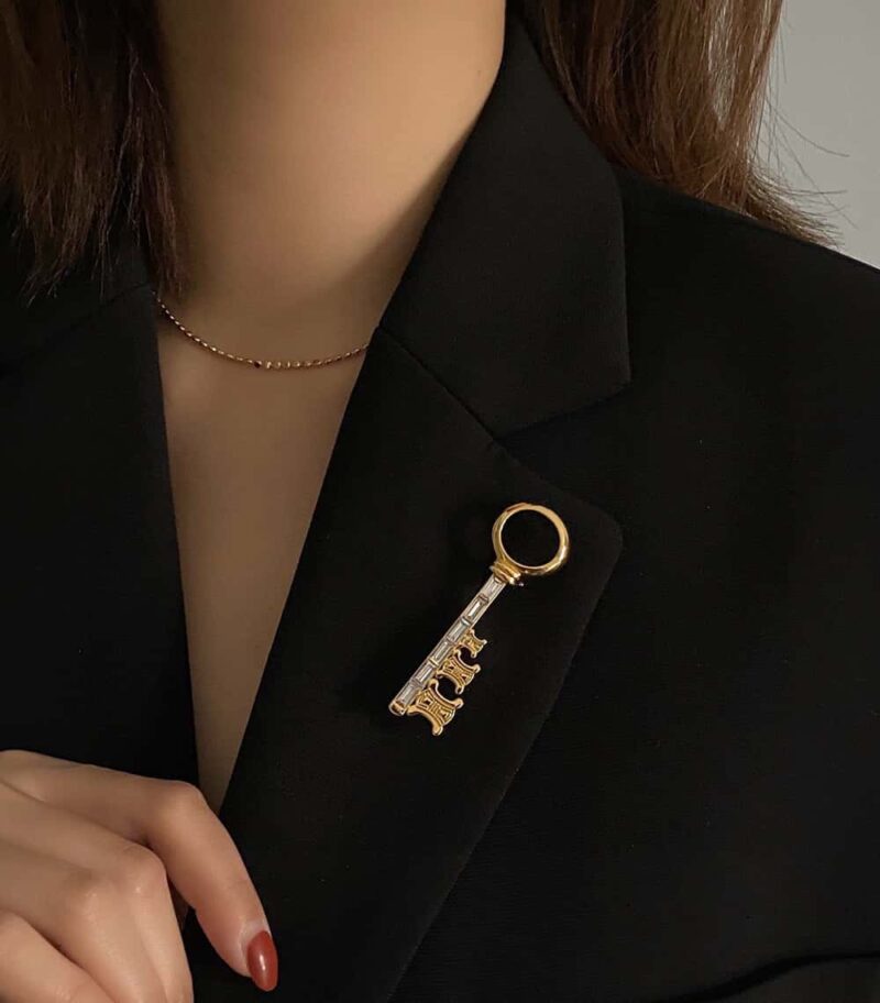☑️ Celine瑟琳凯旋门钥匙🔑胸针 - Image 7