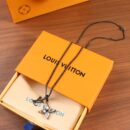 路易威登LV FLOWER CUT花朵字母项链