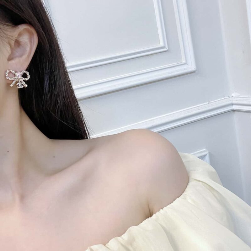 ☑️ 香奈儿C2双c粉钻蝴蝶结耳钉耳环 - Image 6