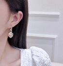 香奈儿耳钉 ☀️☑️ 香奈儿c2双c金色桃心爱心耳钉耳环 ☀️