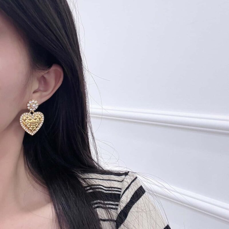 ☀️☑️ 香奈儿c2双c金色菱格桃心爱心耳钉耳环 ☀️ - Image 7
