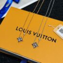 ☀原单货 ☀Louis Vuitton 路易威登菱形灰贝项链 ☀