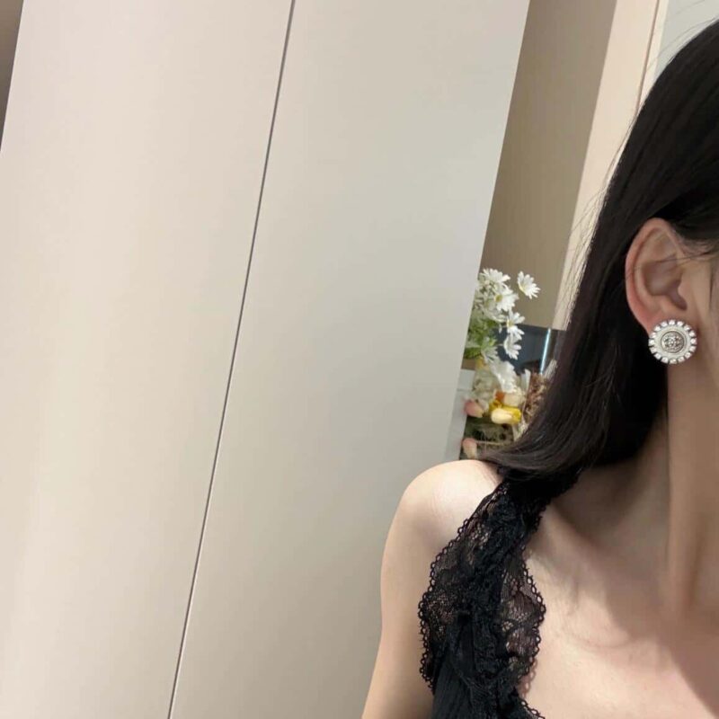 ☑️CHANELC1双C满钻珍珠耳环耳钉 - Image 5