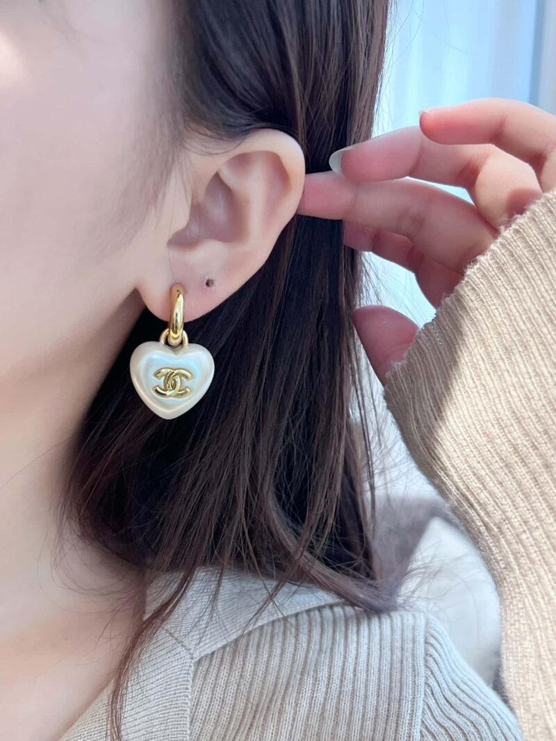☀️☑️ 香奈儿c2双c桃心爱心耳钉耳环 ☀️ - Image 6