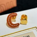 （一对）MIU MIU缪缪不对称皮革字母耳钉耳环