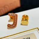 （一对）MIU MIU缪缪不对称皮革字母耳钉耳环