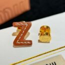 （一对）MIU MIU缪缪不对称皮革字母耳钉耳环