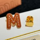 （一对）MIU MIU缪缪不对称皮革字母耳钉耳环