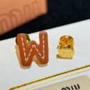 （一对）MIU MIU缪缪不对称皮革字母耳钉耳环