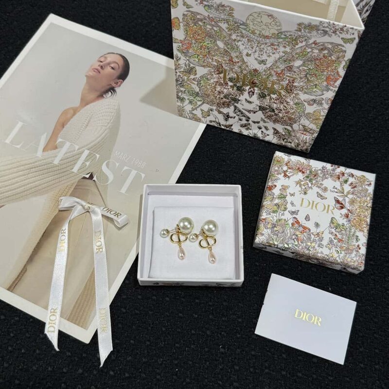 ☑️DIOR迪奥CD粉珍珠耳钉耳环 - Image 3