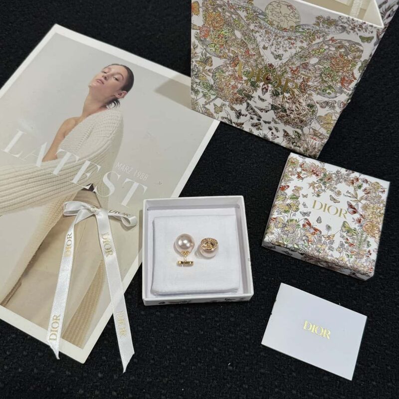 ☑️DIOR迪奥CD粉色珍珠耳钉耳环 - Image 3