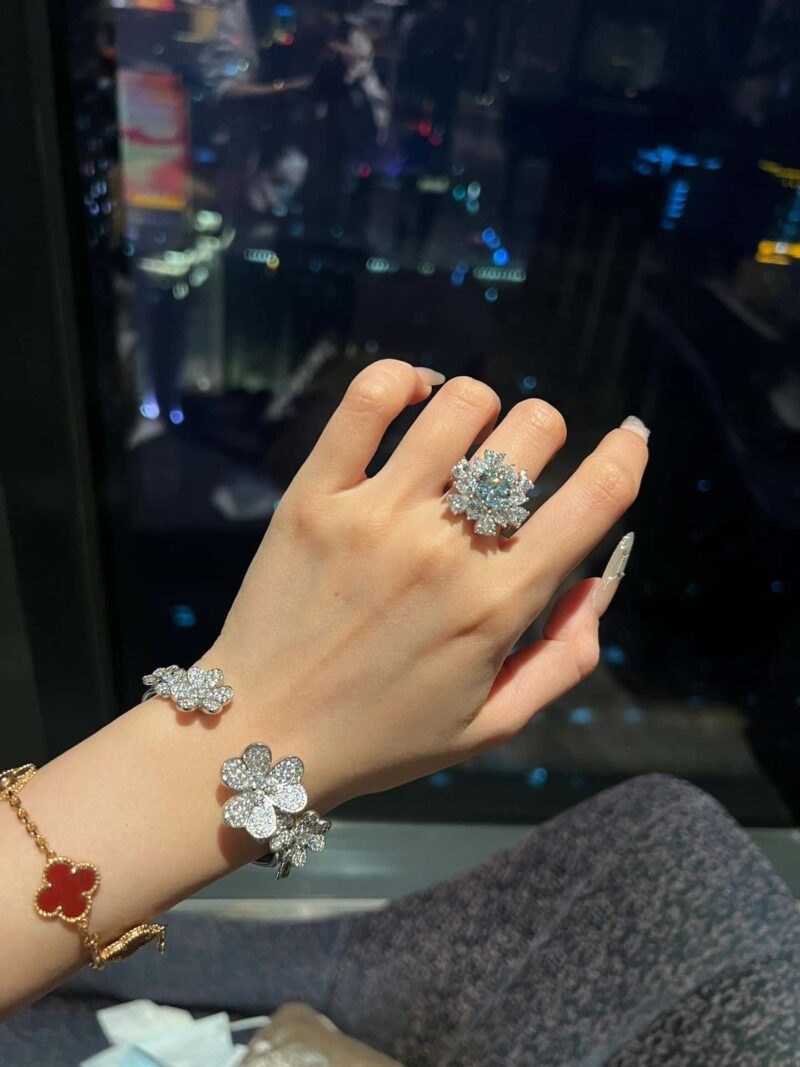 ☀️Van Cleef &Arpels 梵克雅宝Frivole7枚花四叶草手镯 ☀ - Image 10