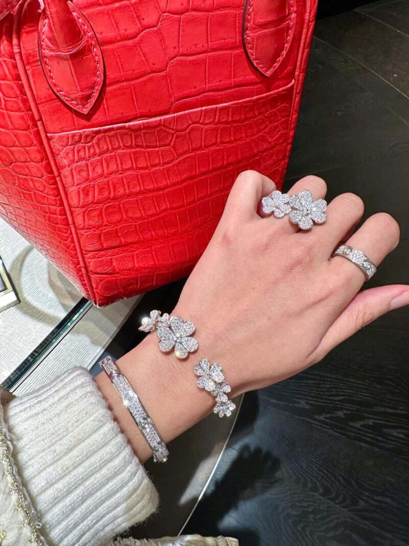 ☀️Van Cleef &Arpels 梵克雅宝Frivole7枚花四叶草手镯 ☀ - Image 12