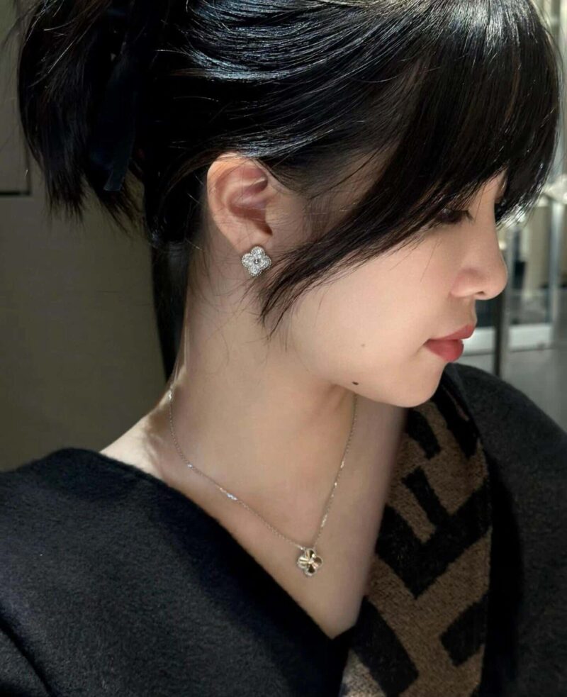 🎄圣诞限定款 ☀️Van Cleef &Arpels 梵克雅宝圣诞节限定款镭雕四叶草项链 ☀ - Image 5