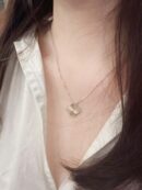 🎄圣诞限定款 ☀️Van Cleef &Arpels 梵克雅宝圣诞节限定款镭雕四叶草项链 ☀