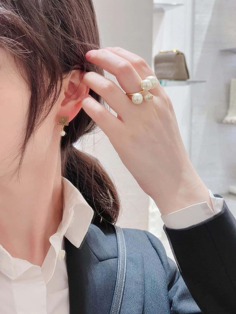 ☑️DIOR迪奥MISS珍珠耳钉耳环 - Image 6