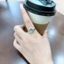 萧邦HAPPY DIAMONDS满钻圆形三钻戒指