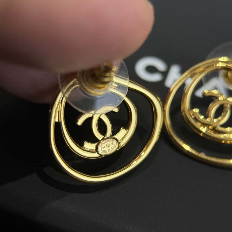 ☀️☑️ 香奈儿c1双c金色简约镂空耳钉耳环 ☀️ - Image 7