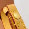 LV pochette