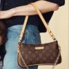 LV pochette