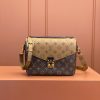 LV POCHETTE MéTIS